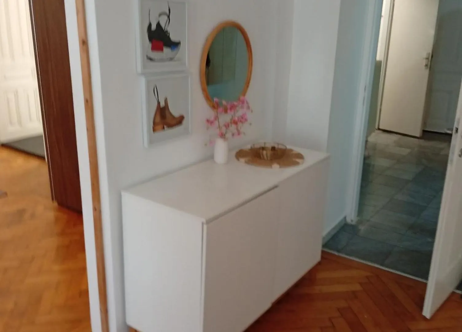 Flowers Apartment In Vienna