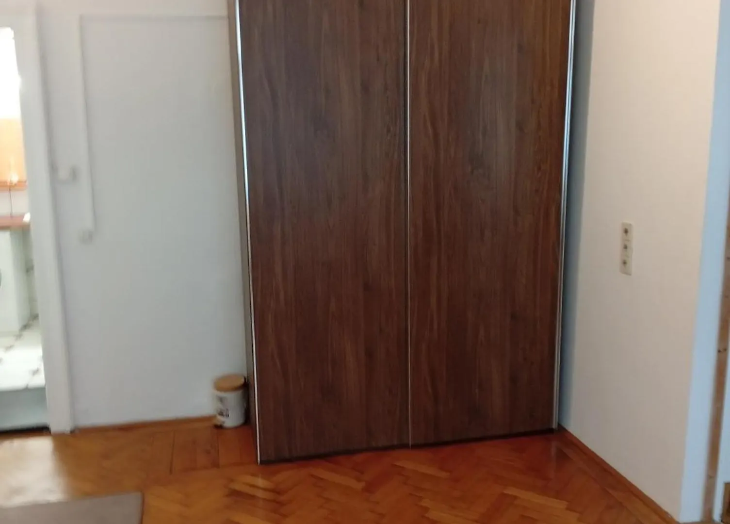 Flowers Apartment In Vienna