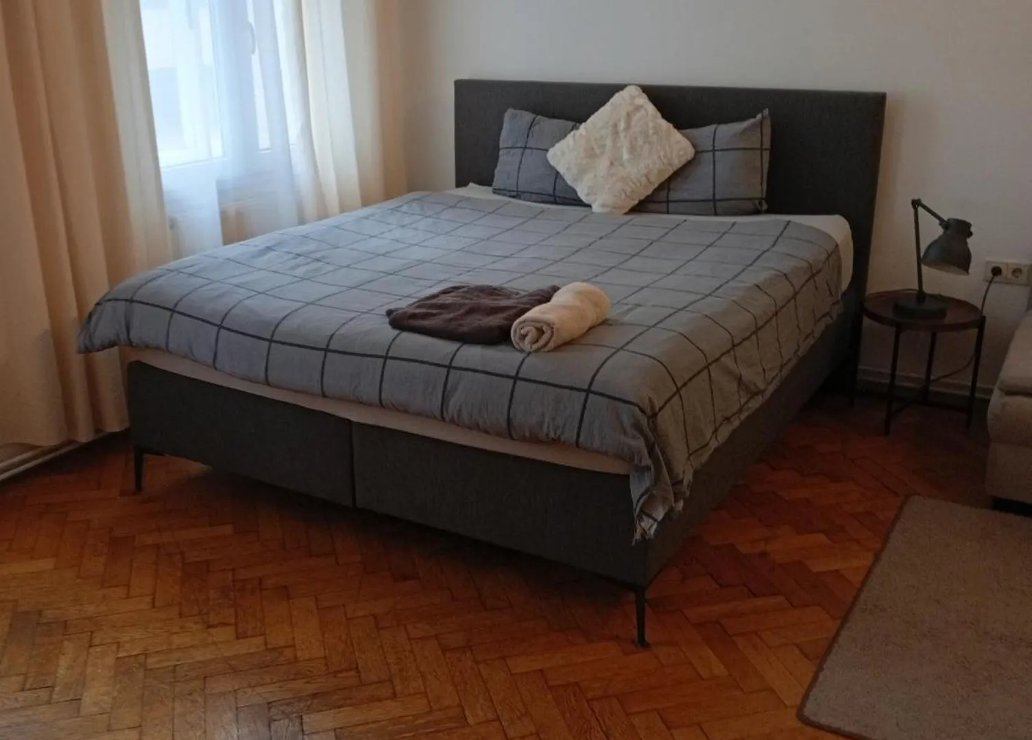 Flowers Apartment In Vienna Austria